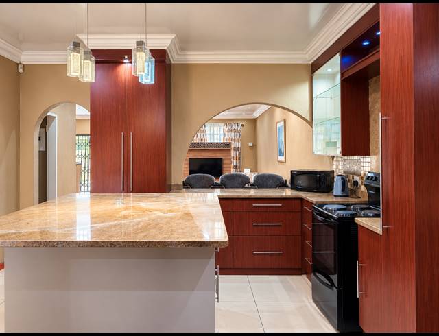 2 BEDROOM TOWNHOUSE FOR SALE IN THREE RIVERS